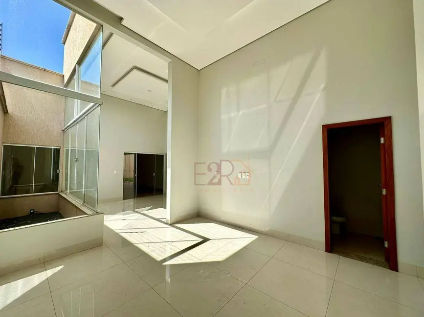 Casa com 3 quartos à venda, 360m2 em Residencial Interlagos, Rio Verde - GO - imagem 7 Foto 7 de Casa com 3 quartos à venda, 360m2 em Residencial Interlagos, Rio Verde - GO