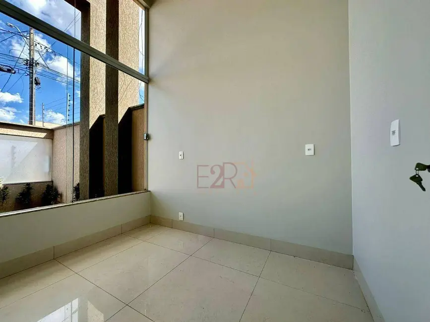 Casa com 3 quartos à venda, 360m2 em Residencial Interlagos, Rio Verde - GO - imagem 4 Foto 4 de Casa com 3 quartos à venda, 360m2 em Residencial Interlagos, Rio Verde - GO