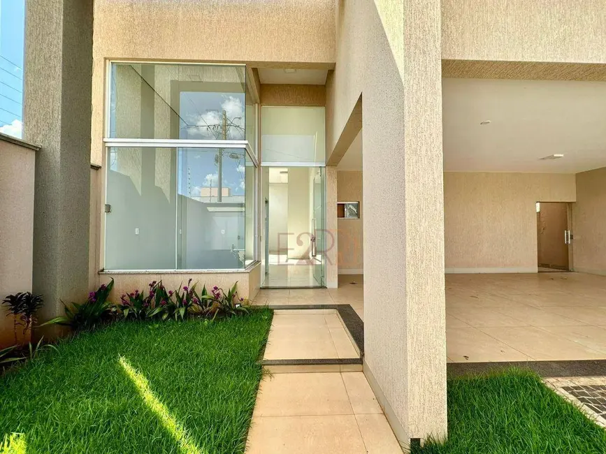 Casa com 3 quartos à venda, 360m2 em Residencial Interlagos, Rio Verde - GO - imagem 3 Foto 3 de Casa com 3 quartos à venda, 360m2 em Residencial Interlagos, Rio Verde - GO