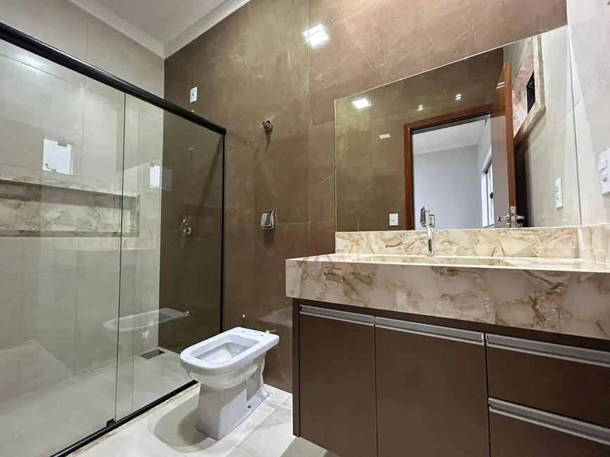 Casa com 3 quartos à venda, 360m2 em Parque Solar do Agreste B, Rio Verde - GO - imagem 9 Foto 9 de Casa com 3 quartos à venda, 360m2 em Parque Solar do Agreste B, Rio Verde - GO