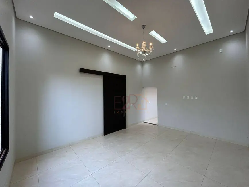 Casa com 3 quartos à venda, 360m2 em Parque Solar do Agreste B, Rio Verde - GO - imagem 3 Foto 3 de Casa com 3 quartos à venda, 360m2 em Parque Solar do Agreste B, Rio Verde - GO