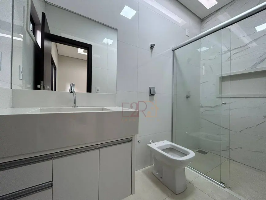 Casa com 3 quartos à venda, 360m2 em Parque Solar do Agreste B, Rio Verde - GO - imagem 7 Foto 7 de Casa com 3 quartos à venda, 360m2 em Parque Solar do Agreste B, Rio Verde - GO