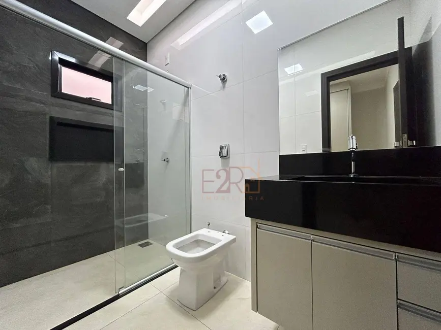 Casa com 3 quartos à venda, 360m2 em Parque Solar do Agreste B, Rio Verde - GO - imagem 9 Foto 9 de Casa com 3 quartos à venda, 360m2 em Parque Solar do Agreste B, Rio Verde - GO