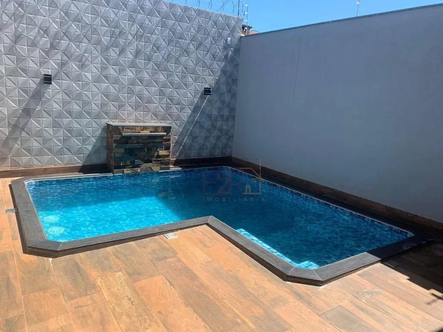 Foto 1 de Casa com 3 quartos à venda, 250m2 em Parque Solar do Agreste B, Rio Verde - GO