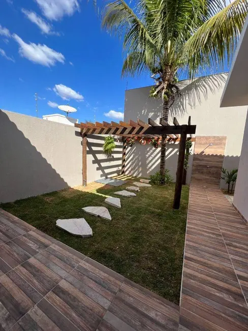 Foto 1 de Casa com 3 quartos à venda, 382m2 em Parque dos Buritis, Rio Verde - GO