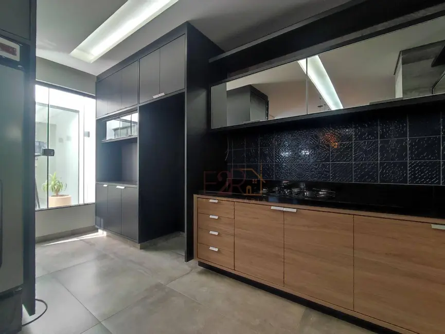 Sobrado com 3 quartos à venda, 267m2 em Residencial Solar dos Ataídes 2ª Etapa, Rio Verde - GO - imagem 8 Foto 8 de Sobrado com 3 quartos à venda, 267m2 em Residencial Solar dos Ataídes 2ª Etapa, Rio Verde - GO