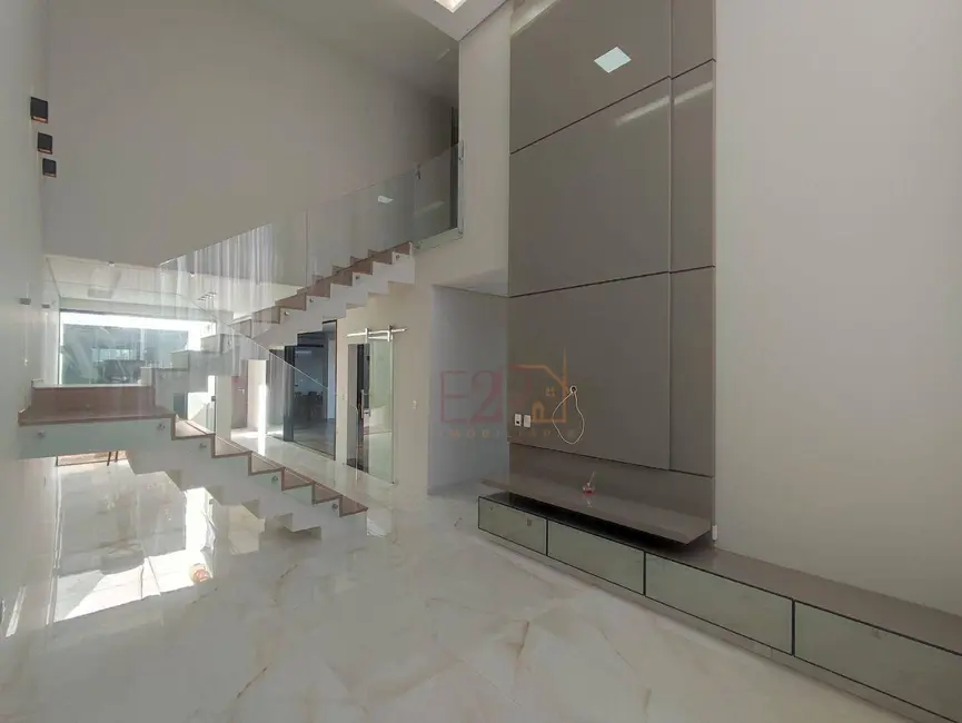 Sobrado com 3 quartos à venda, 267m2 em Residencial Solar dos Ataídes 2ª Etapa, Rio Verde - GO - imagem 5 Foto 5 de Sobrado com 3 quartos à venda, 267m2 em Residencial Solar dos Ataídes 2ª Etapa, Rio Verde - GO