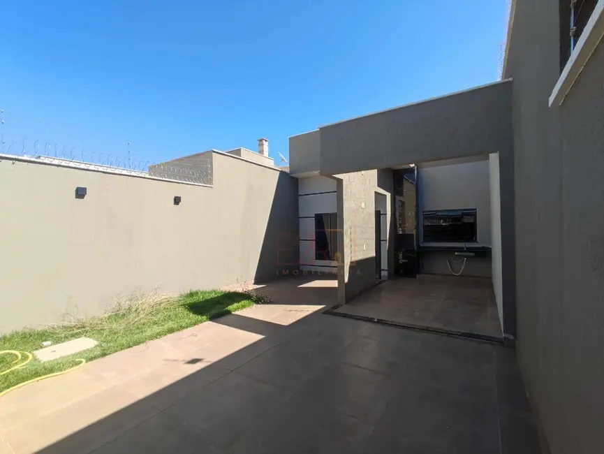 Casa com 3 quartos à venda, 150m2 em Residencial Solar dos Ataídes 2ª Etapa, Rio Verde - GO - imagem 3 Foto 3 de Casa com 3 quartos à venda, 150m2 em Residencial Solar dos Ataídes 2ª Etapa, Rio Verde - GO