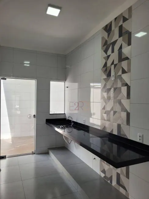 Casa com 2 quartos à venda, 130m2 em Jardim Mondale, Rio Verde - GO - imagem 4 Foto 4 de Casa com 2 quartos à venda, 130m2 em Jardim Mondale, Rio Verde - GO