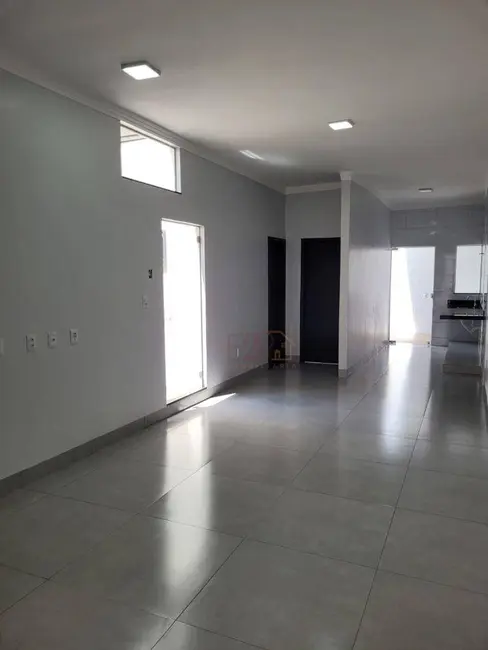Casa com 2 quartos à venda, 130m2 em Jardim Mondale, Rio Verde - GO - imagem 3 Foto 3 de Casa com 2 quartos à venda, 130m2 em Jardim Mondale, Rio Verde - GO