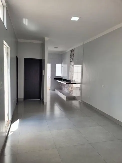 Foto 1 de Casa com 2 quartos à venda, 130m2 em Jardim Mondale, Rio Verde - GO