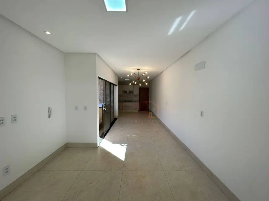 Casa com 3 quartos à venda, 180m2 em Residencial Interlagos, Rio Verde - GO - imagem 7 Foto 7 de Casa com 3 quartos à venda, 180m2 em Residencial Interlagos, Rio Verde - GO
