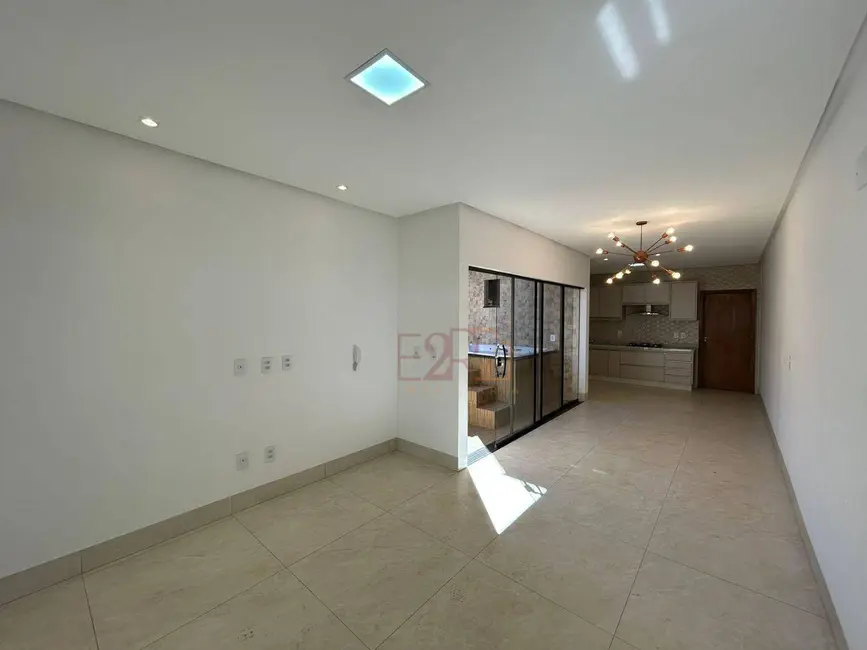 Casa com 3 quartos à venda, 180m2 em Residencial Interlagos, Rio Verde - GO - imagem 8 Foto 8 de Casa com 3 quartos à venda, 180m2 em Residencial Interlagos, Rio Verde - GO