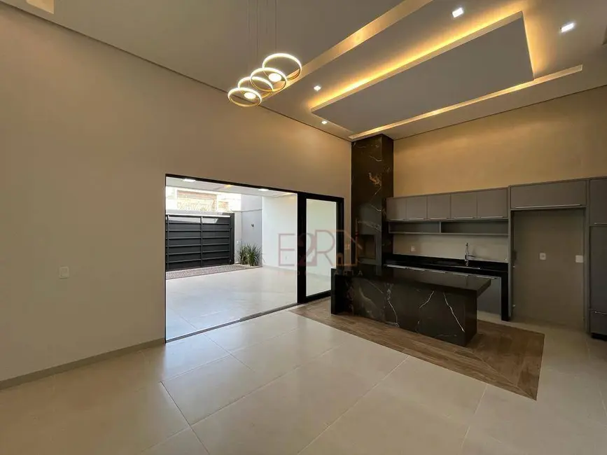 Casa com 3 quartos à venda, 217m2 em Residencial Solar dos Ataídes 2ª Etapa, Rio Verde - GO - imagem 8 Foto 8 de Casa com 3 quartos à venda, 217m2 em Residencial Solar dos Ataídes 2ª Etapa, Rio Verde - GO