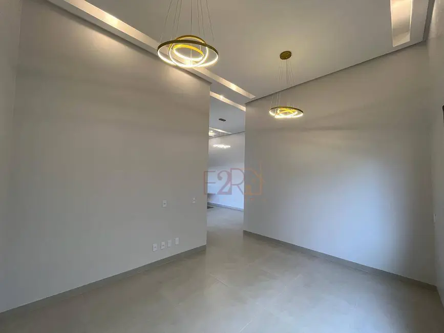 Casa com 3 quartos à venda, 217m2 em Residencial Solar dos Ataídes 2ª Etapa, Rio Verde - GO - imagem 4 Foto 4 de Casa com 3 quartos à venda, 217m2 em Residencial Solar dos Ataídes 2ª Etapa, Rio Verde - GO