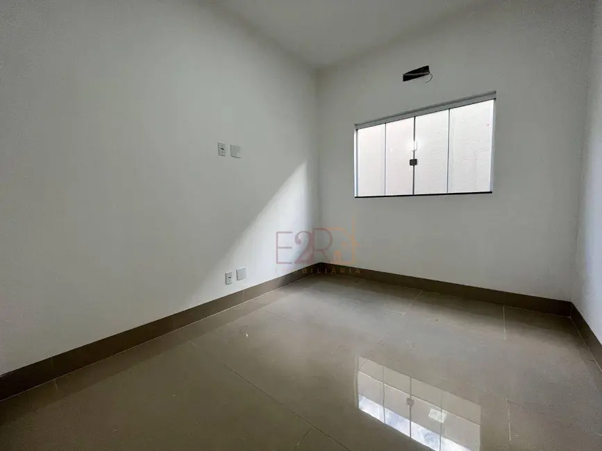 Casa com 3 quartos à venda, 180m2 em Setor Universitário, Rio Verde - GO - imagem 7 Foto 7 de Casa com 3 quartos à venda, 180m2 em Setor Universitário, Rio Verde - GO