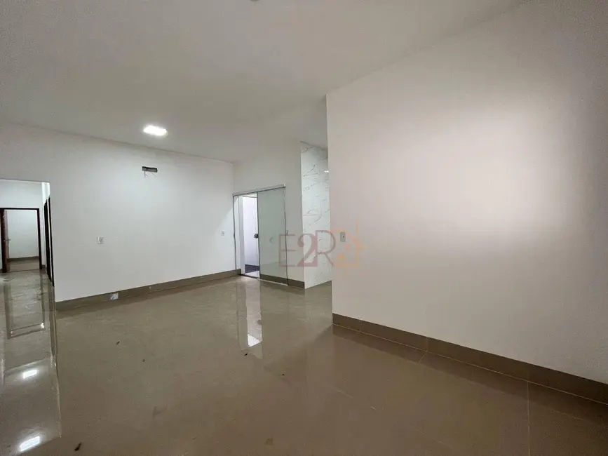 Casa com 3 quartos à venda, 180m2 em Setor Universitário, Rio Verde - GO - imagem 3 Foto 3 de Casa com 3 quartos à venda, 180m2 em Setor Universitário, Rio Verde - GO