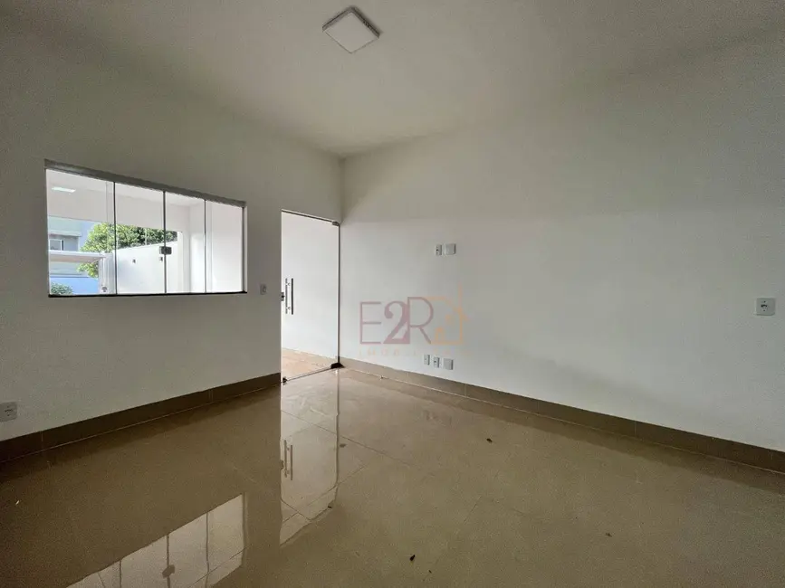 Casa com 3 quartos à venda, 180m2 em Setor Universitário, Rio Verde - GO - imagem 4 Foto 4 de Casa com 3 quartos à venda, 180m2 em Setor Universitário, Rio Verde - GO