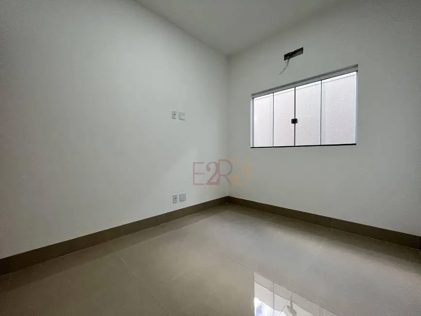 Casa com 3 quartos à venda, 180m2 em Setor Universitário, Rio Verde - GO - imagem 9 Foto 9 de Casa com 3 quartos à venda, 180m2 em Setor Universitário, Rio Verde - GO