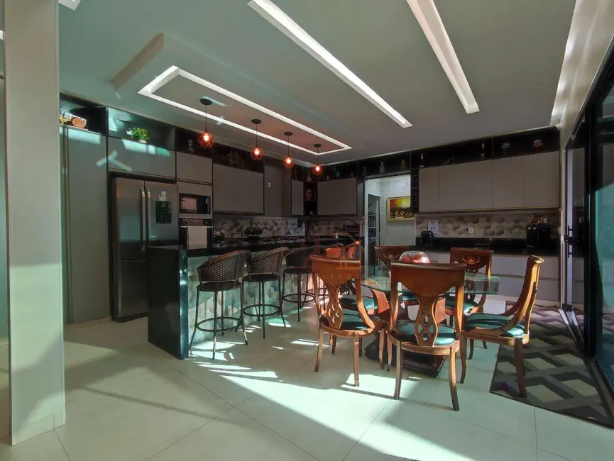Casa com 6 quartos à venda, 450m2 em Setor Morada do Sol, Rio Verde - GO - imagem 8 Foto 8 de Casa com 6 quartos à venda, 450m2 em Setor Morada do Sol, Rio Verde - GO