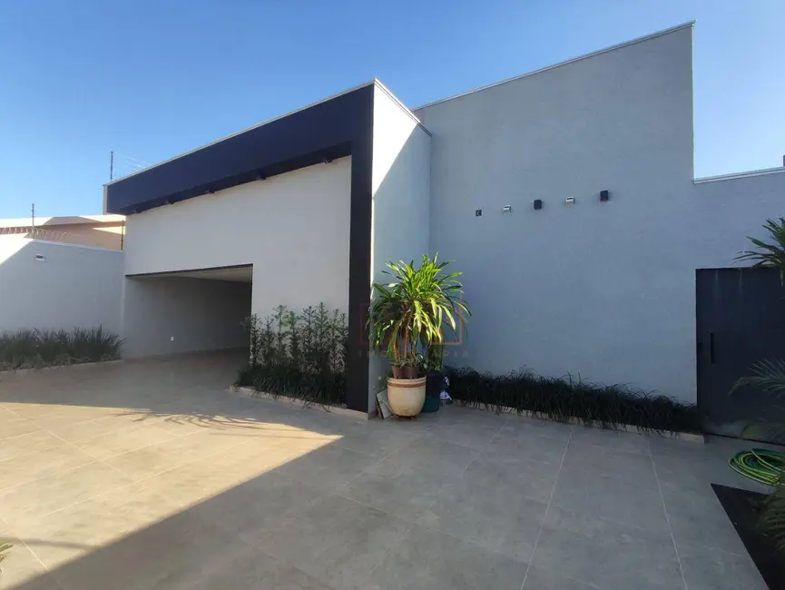 Foto 1 de Casa com 6 quartos à venda, 450m2 em Setor Morada do Sol, Rio Verde - GO