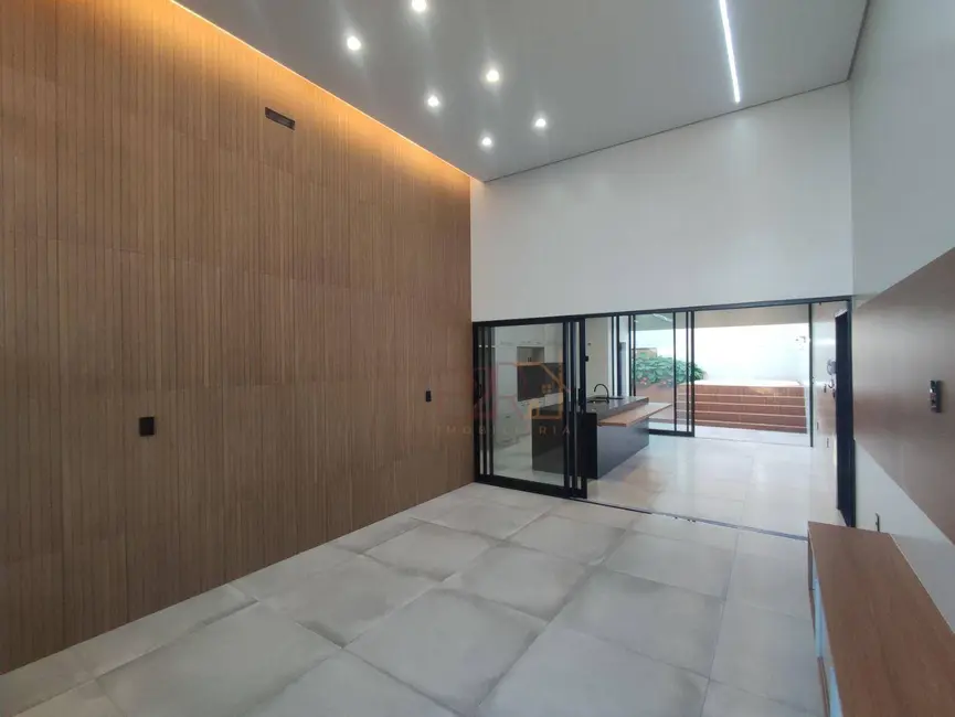 Casa com 3 quartos à venda, 300m2 em Residencial Solar dos Ataídes 1ª Etapa, Rio Verde - GO - imagem 4 Foto 4 de Casa com 3 quartos à venda, 300m2 em Residencial Solar dos Ataídes 1ª Etapa, Rio Verde - GO