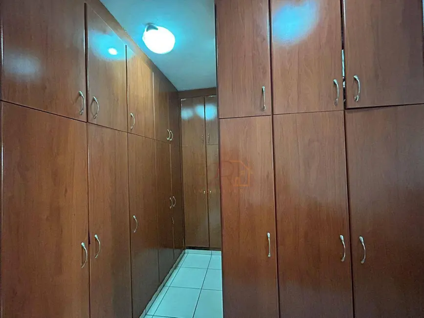 Casa com 3 quartos à venda, 450m2 em Setor Morada do Sol, Rio Verde - GO - imagem 6 Foto 6 de Casa com 3 quartos à venda, 450m2 em Setor Morada do Sol, Rio Verde - GO