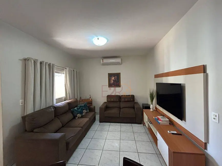 Foto 2 de Casa com 3 quartos à venda, 450m2 em Setor Morada do Sol, Rio Verde - GO