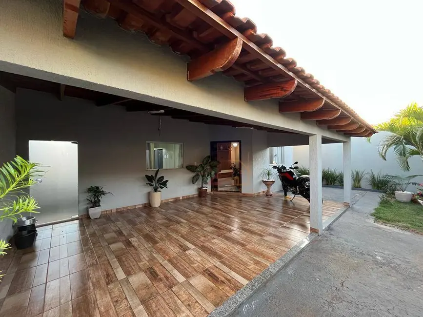 Foto 2 de Casa com 3 quartos à venda, 360m2 em Loteamento Gameleira, Rio Verde - GO