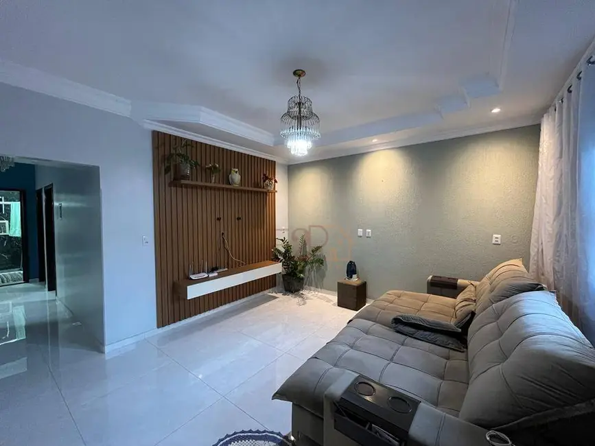 Casa com 3 quartos à venda, 360m2 em Loteamento Gameleira, Rio Verde - GO - imagem 4 Foto 4 de Casa com 3 quartos à venda, 360m2 em Loteamento Gameleira, Rio Verde - GO