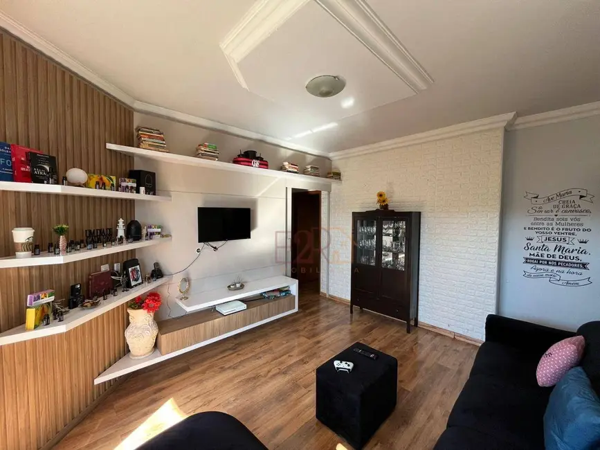 Casa com 3 quartos à venda, 225m2 em Setor Morada do Sol, Rio Verde - GO - imagem 3 Foto 3 de Casa com 3 quartos à venda, 225m2 em Setor Morada do Sol, Rio Verde - GO