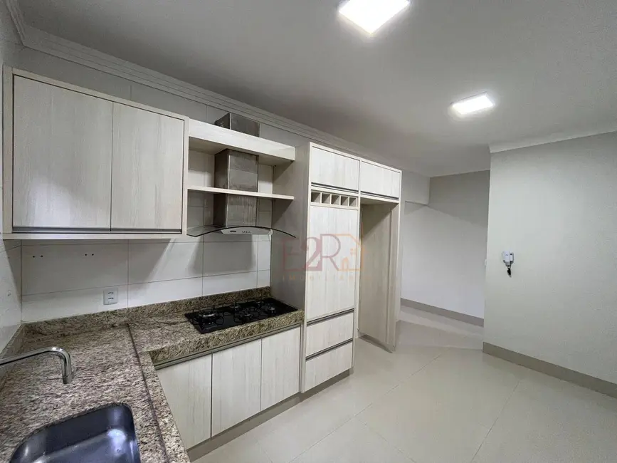 Casa com 3 quartos à venda, 300m2 em Residencial Solar dos Ataídes 2ª Etapa, Rio Verde - GO - imagem 4 Foto 4 de Casa com 3 quartos à venda, 300m2 em Residencial Solar dos Ataídes 2ª Etapa, Rio Verde - GO