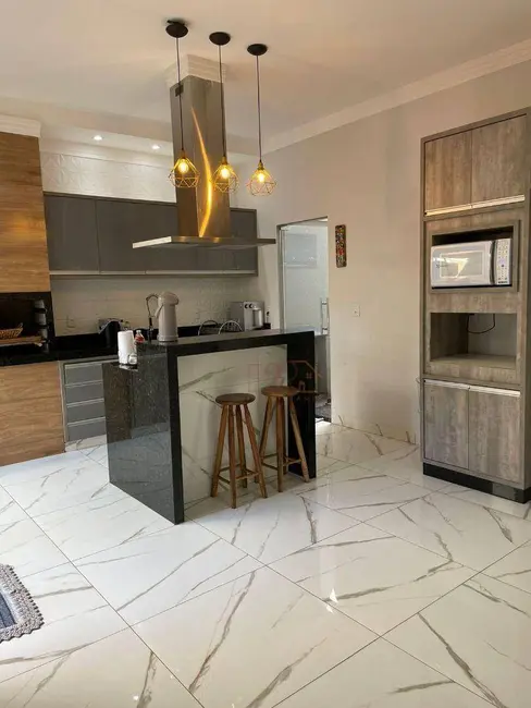Casa com 3 quartos à venda, 180m2 em Residencial Campos Elíseos, Rio Verde - GO - imagem 5 Foto 5 de Casa com 3 quartos à venda, 180m2 em Residencial Campos Elíseos, Rio Verde - GO