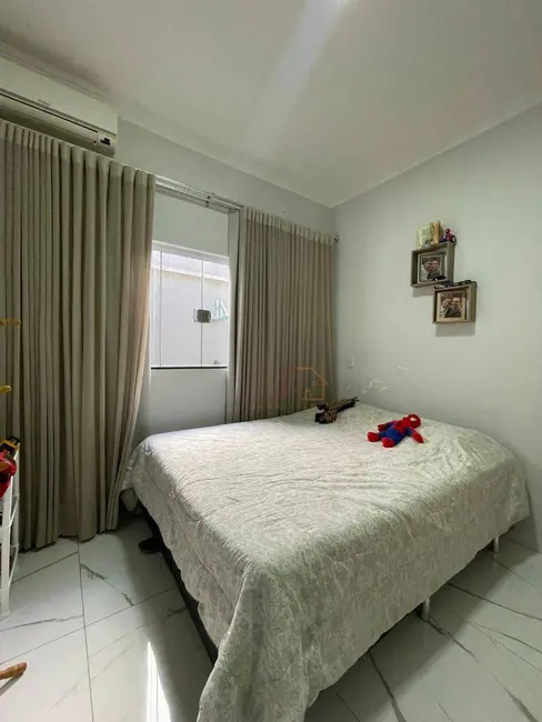 Casa com 3 quartos à venda, 180m2 em Residencial Campos Elíseos, Rio Verde - GO - imagem 8 Foto 8 de Casa com 3 quartos à venda, 180m2 em Residencial Campos Elíseos, Rio Verde - GO