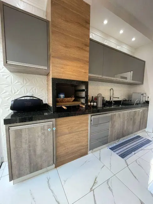 Casa com 3 quartos à venda, 180m2 em Residencial Campos Elíseos, Rio Verde - GO - imagem 7 Foto 7 de Casa com 3 quartos à venda, 180m2 em Residencial Campos Elíseos, Rio Verde - GO