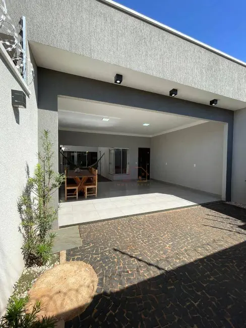 Casa com 3 quartos à venda, 180m2 em Residencial Campos Elíseos, Rio Verde - GO - imagem 3 Foto 3 de Casa com 3 quartos à venda, 180m2 em Residencial Campos Elíseos, Rio Verde - GO