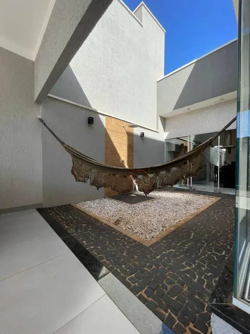 Foto 2 de Casa com 3 quartos à venda, 180m2 em Residencial Campos Elíseos, Rio Verde - GO