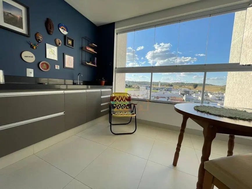 Foto 2 de Apartamento com 3 quartos à venda, 115m2 em Residencial Interlagos, Rio Verde - GO