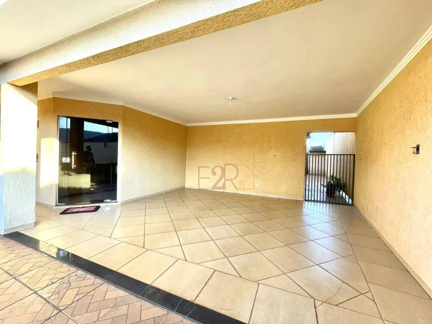 Casa com 3 quartos à venda, 324m2 em Setor Central, Rio Verde - GO - imagem 5 Foto 5 de Casa com 3 quartos à venda, 324m2 em Setor Central, Rio Verde - GO