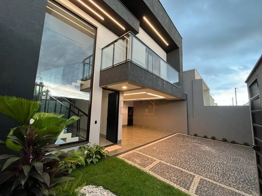 Foto 1 de Sobrado com 3 quartos à venda, 250m2 em Rio Verde - GO