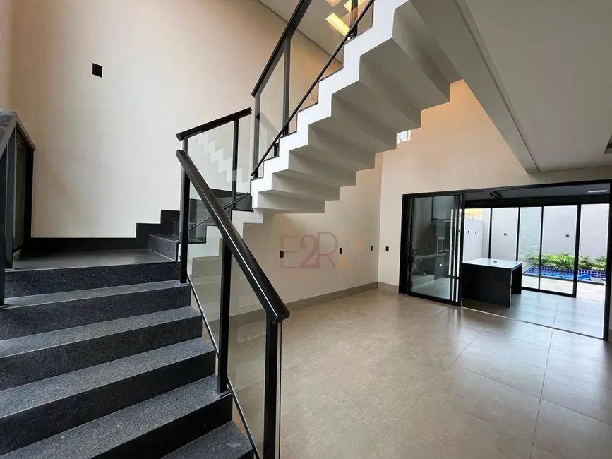 Sobrado com 3 quartos à venda, 250m2 em Rio Verde - GO - imagem 4 Foto 4 de Sobrado com 3 quartos à venda, 250m2 em Rio Verde - GO