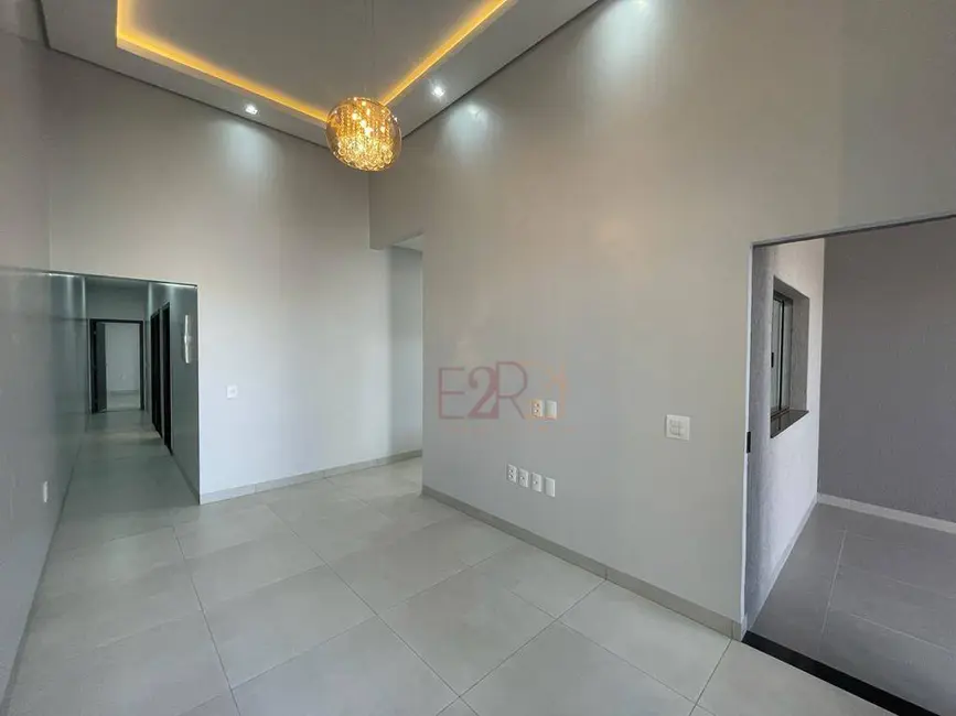 Casa com 3 quartos à venda, 180m2 em Parque Laranjeiras, Rio Verde - GO - imagem 3 Foto 3 de Casa com 3 quartos à venda, 180m2 em Parque Laranjeiras, Rio Verde - GO