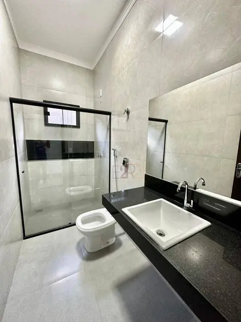 Casa com 3 quartos à venda, 180m2 em Residencial Solar dos Ataídes 2ª Etapa, Rio Verde - GO - imagem 9 Foto 9 de Casa com 3 quartos à venda, 180m2 em Residencial Solar dos Ataídes 2ª Etapa, Rio Verde - GO