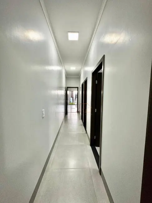 Casa com 3 quartos à venda, 180m2 em Residencial Solar dos Ataídes 2ª Etapa, Rio Verde - GO - imagem 5 Foto 5 de Casa com 3 quartos à venda, 180m2 em Residencial Solar dos Ataídes 2ª Etapa, Rio Verde - GO