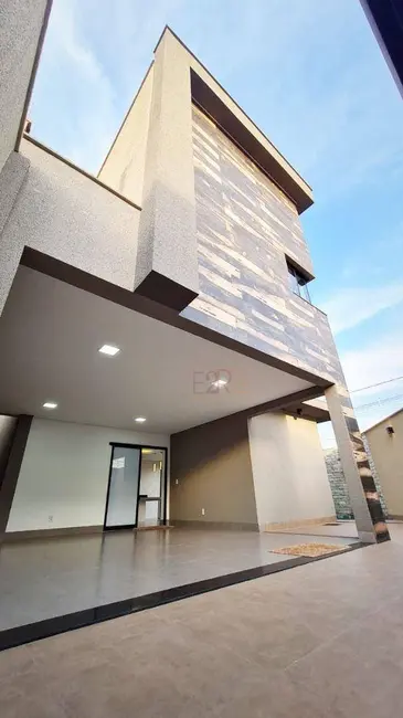 Foto 1 de Sobrado com 3 quartos à venda, 173m2 em Residencial Interlagos, Rio Verde - GO