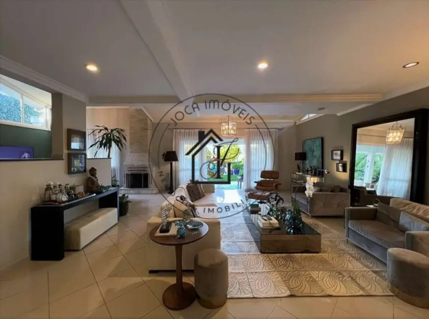 Casa com 4 quartos à venda, 828m2 em Vila Santo Antônio, Cotia - SP - imagem 8 Foto 8 de Casa com 4 quartos à venda, 828m2 em Vila Santo Antônio, Cotia - SP