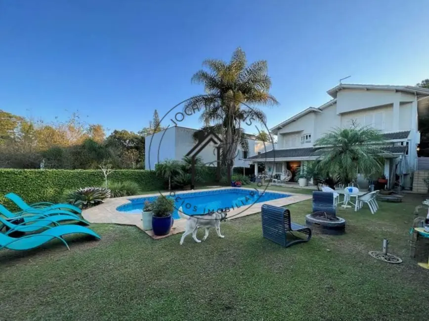 Casa com 4 quartos à venda, 828m2 em Vila Santo Antônio, Cotia - SP - imagem 4 Foto 4 de Casa com 4 quartos à venda, 828m2 em Vila Santo Antônio, Cotia - SP