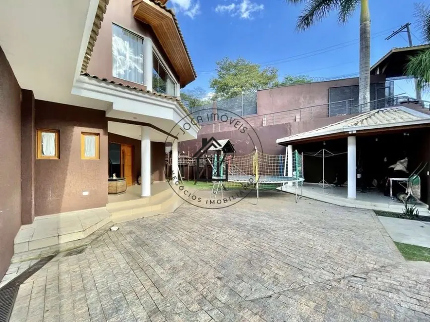 Casa de Condomínio com 5 quartos à venda, 1470m2 em Chácara Santa Lúcia, Carapicuiba - SP - imagem 4 Foto 4 de Casa de Condomínio com 5 quartos à venda, 1470m2 em Chácara Santa Lúcia, Carapicuiba - SP