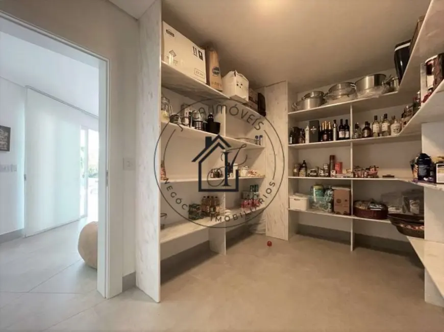 Casa com 4 quartos à venda, 1145m2 em São Paulo II, Cotia - SP - imagem 9 Foto 9 de Casa com 4 quartos à venda, 1145m2 em São Paulo II, Cotia - SP