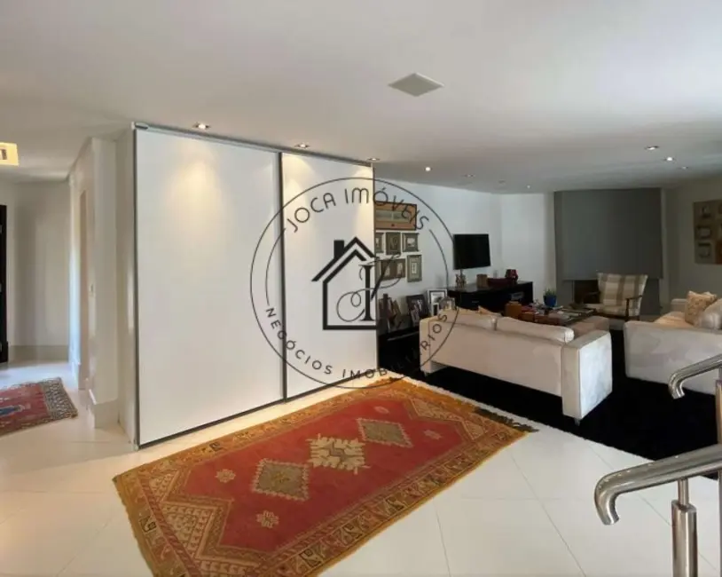 Casa de Condomínio com 3 quartos à venda, 730m2 em São Paulo II, Cotia - SP - imagem 5 Foto 5 de Casa de Condomínio com 3 quartos à venda, 730m2 em São Paulo II, Cotia - SP